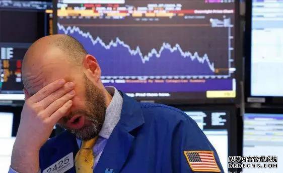 美国“放水”万亿，开始“疯狂印钞”还债，中国央行这样“应对”